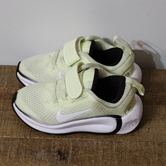 Nike Other - Nike Infinity Flow PS 'Barely Volt' Toddler Size 8C